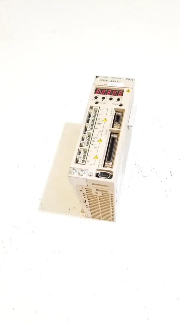 SGDH-A5AE Yaskawa Servo